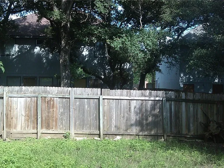 9629 Sugar Hill Dr #B — Photo 15