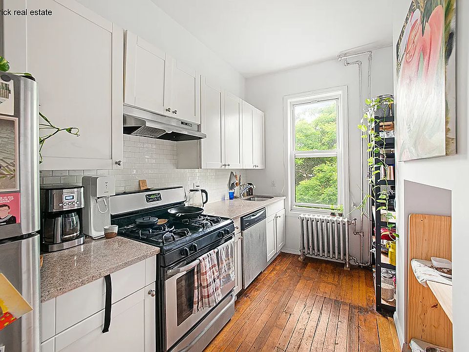 1st image of 273 Bleecker St APT 2