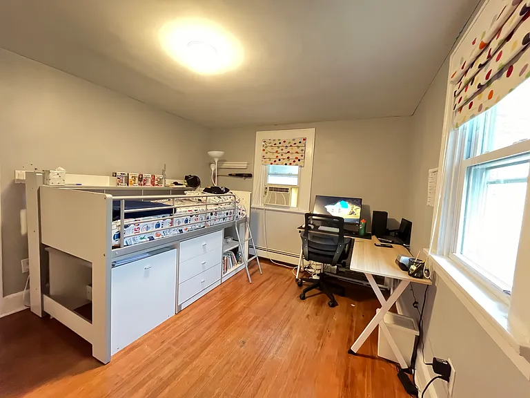 Upper Level - Bedroom 2
