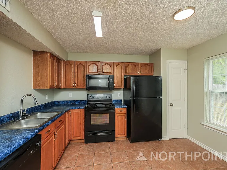 609 E Buffalo St — Photo 7
