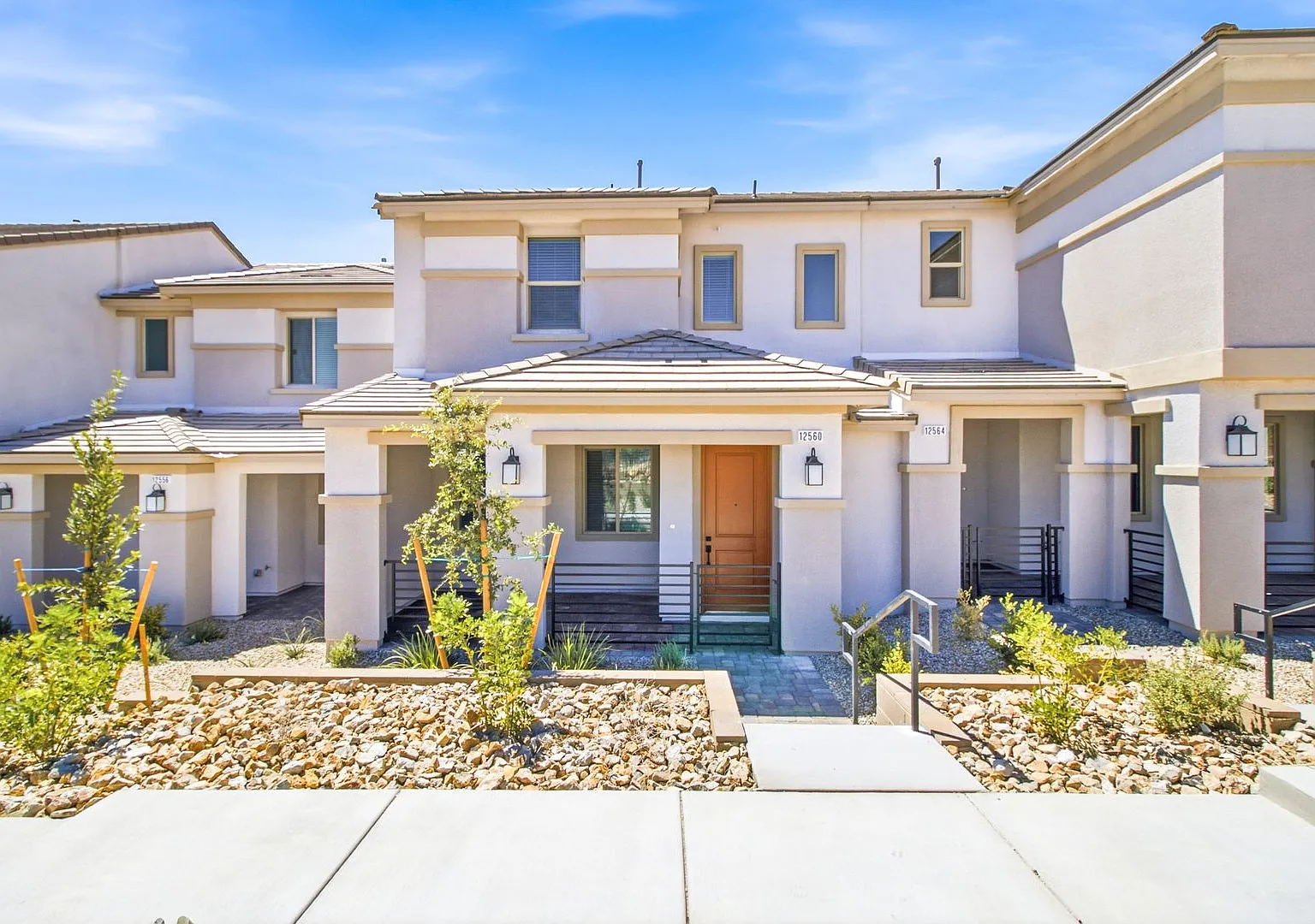 Stunning 3-Bedroom Home in Desirable Summerlin West — Photo 2