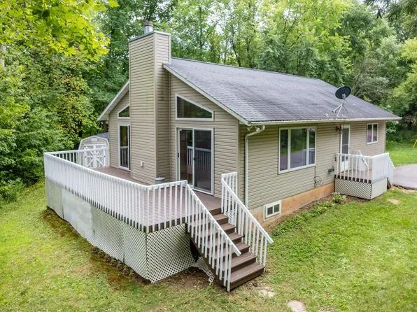 S1157 Mohawk Ct, La Valle, WI 53941
