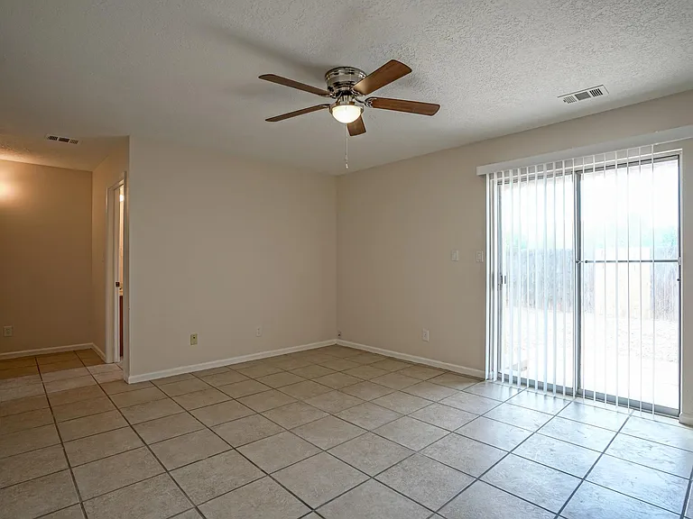 5004 Plateau Ln NW — Photo 4