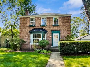 2 Mohawk Dr, Clarendon Hills, IL 60514