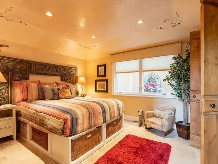 900 E Balboa Blvd — Photo 16