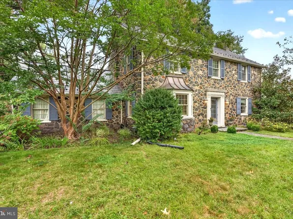 401 Hawthorne Dr, Wilmington, DE 19802