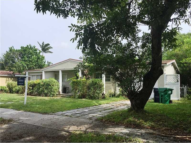 2nd image of 6370 SW 50th St