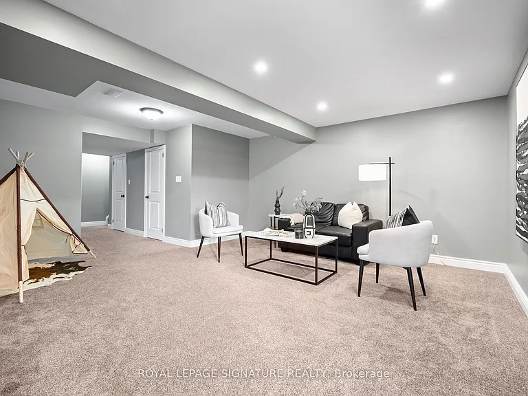 61 Thames Way — Photo 41