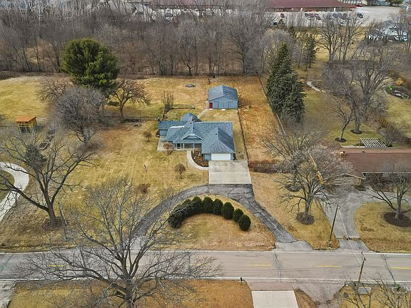 5th image of 1307 Sinnissippi Park Rd