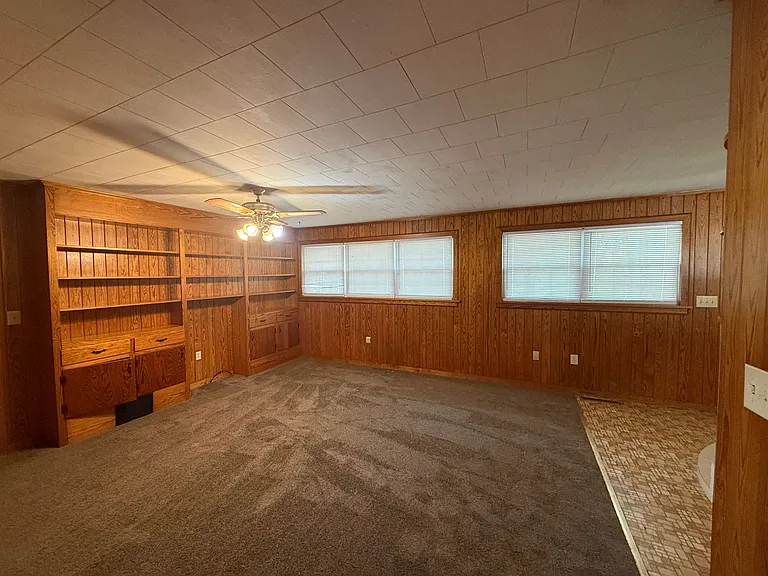 1010 Blount Ave — Photo 5