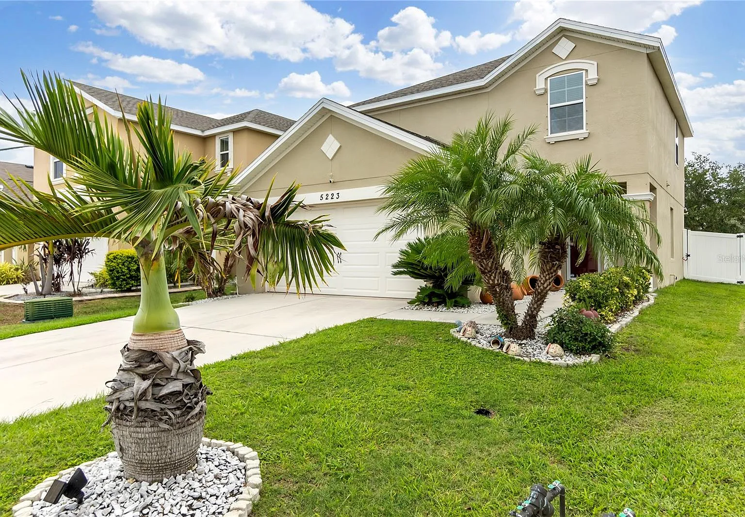 3 bed, 2.5 bath, 1682 sqft, $2,490 — Photo 1