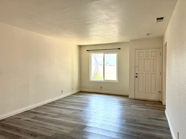 320 S Ynez Ave #D — Photo 23