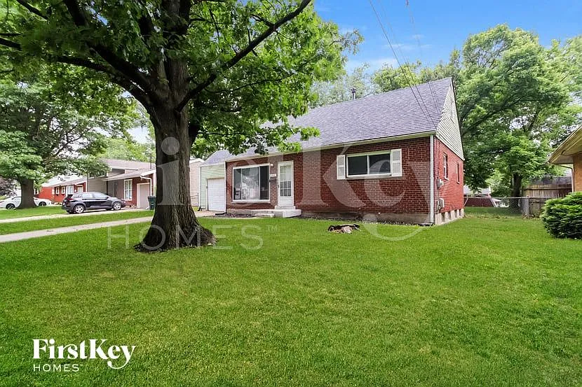 4 bed, 2.0 bath, 1620 sqft, $2,255 — Photo 2