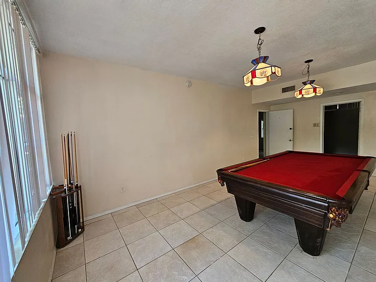 2818 SW 2nd Ave — Photo 29