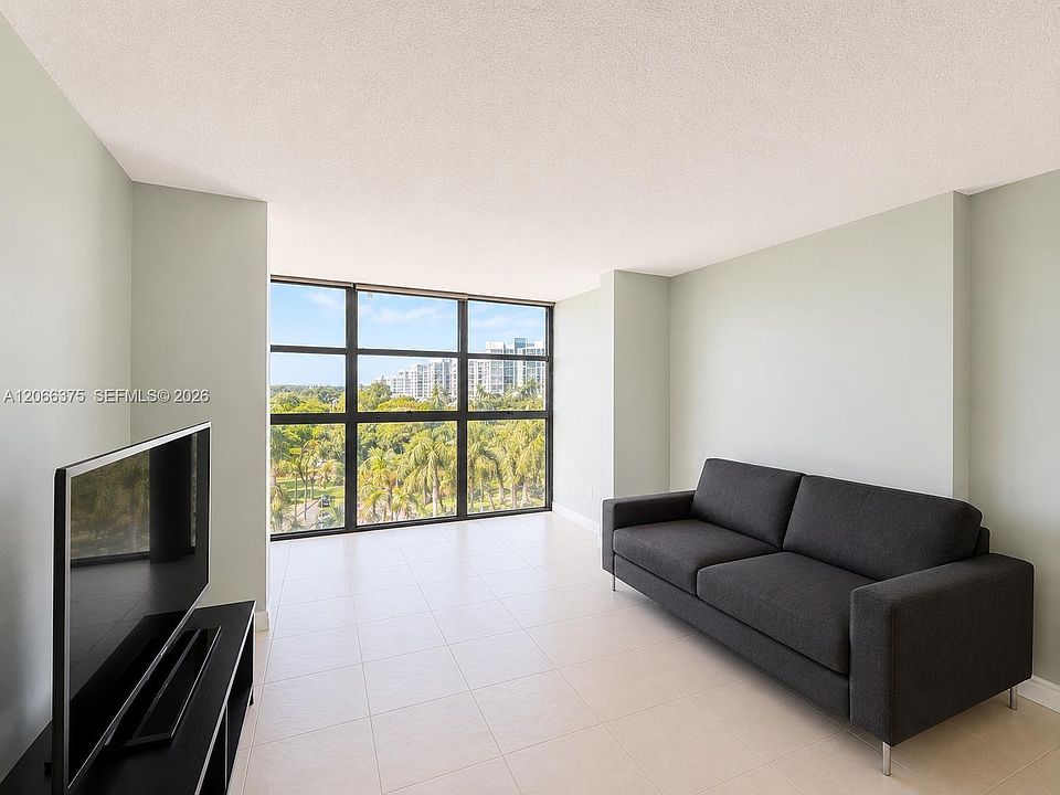 1st image of 200 Leslie Dr APT 727