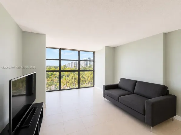 200 Leslie Dr APT 727, Hallandale, FL 33009