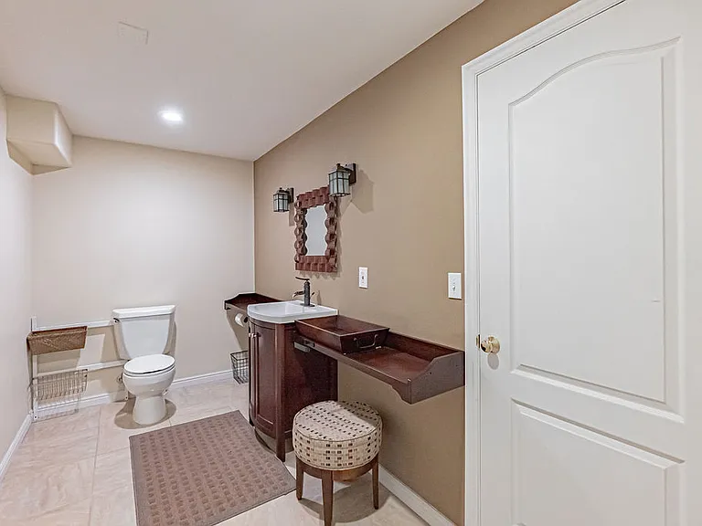 3915 Woodhaven Ln — Photo 35