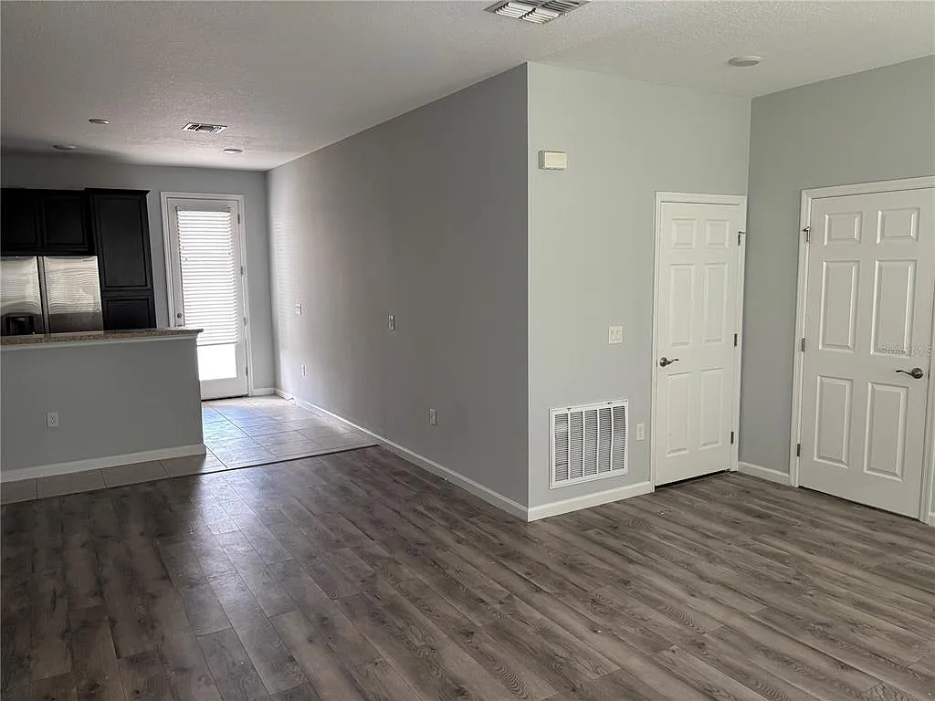 3 bed, 2.5 bath, 1612 sqft, $1,890 — Photo 4