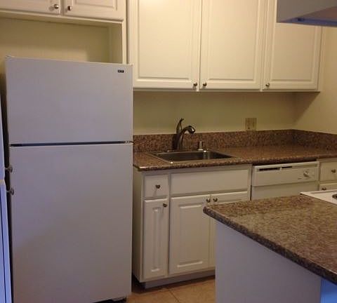 4th image of 2815 E St APT 06