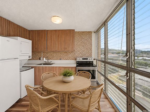 5th image of 1702 Kewalo St APT 508