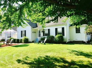 25 School St, Sunderland, MA 01375
