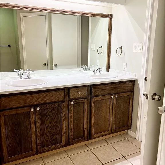 3405 Dallis Dr — Photo 14