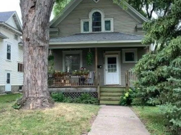 1021 24th Ave SE, Minneapolis, MN 55414