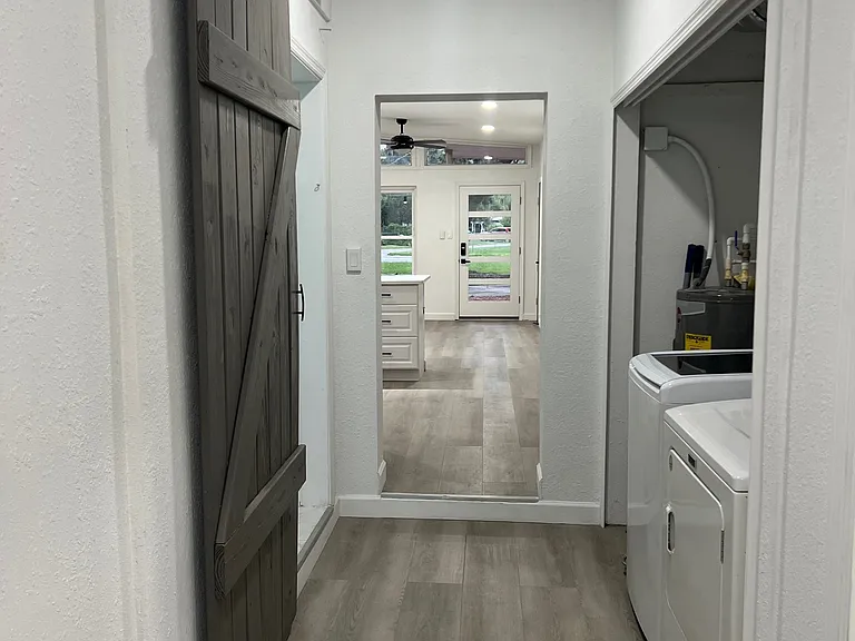 1217 Lakeside Dr #1 — Photo 3