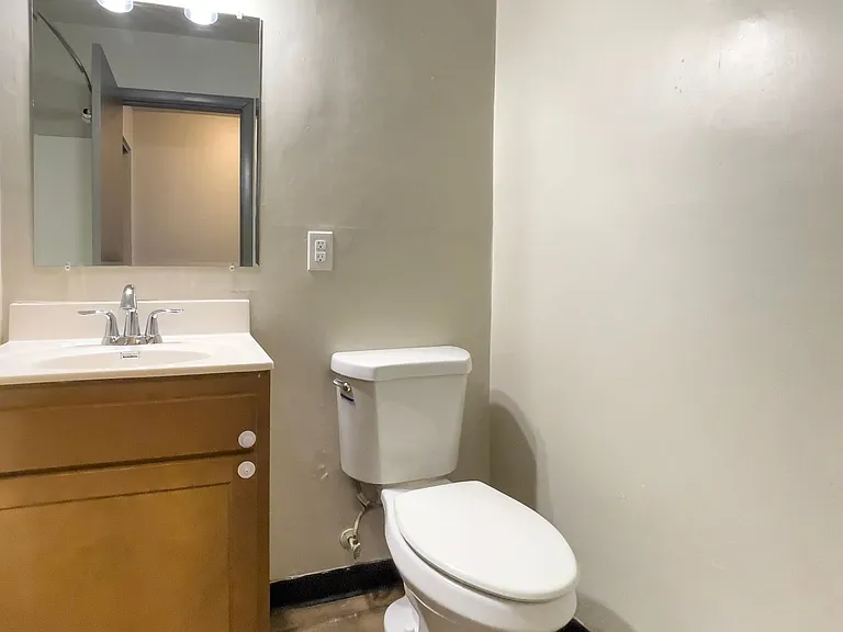 District on Oakwood - Northside Apartments — Photo 10
