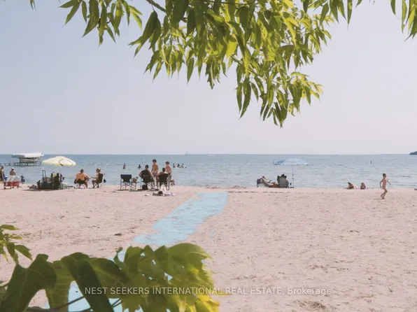 2596 Leonard St, Innisfil, ON L9S 3T9