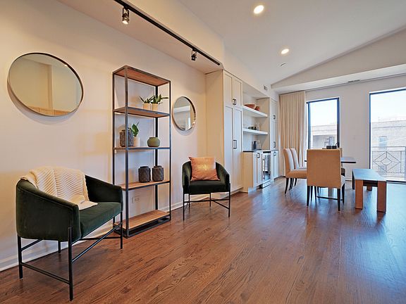 4th image of 2524 N Willetts Ct APT 3N