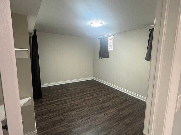 4th image of 5 Troyer St
