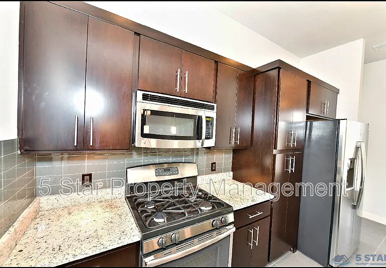 5973 Cartagena Cir — Photo 15