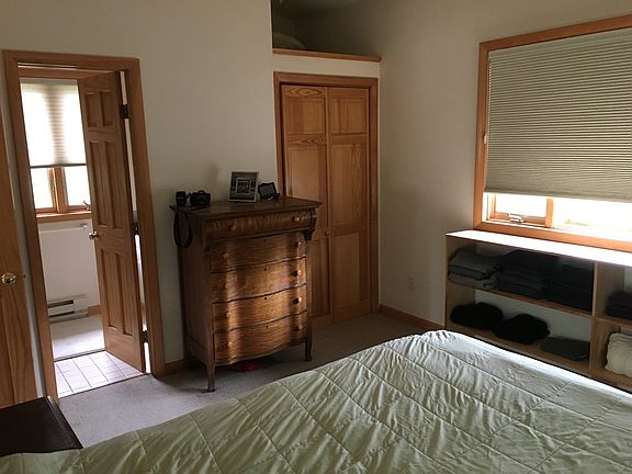agate bedroom facing bath