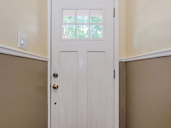 4th image of 266 Limeridge Rd E #7