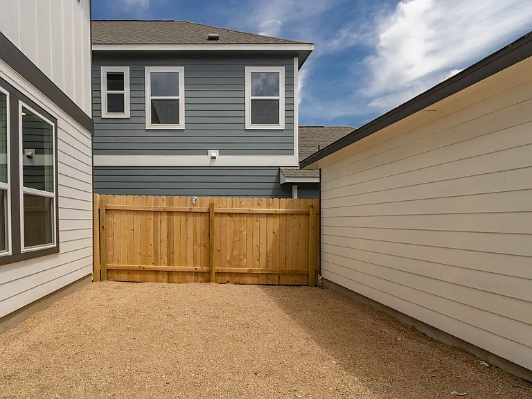 1660 Coral Sunrise — Photo 29