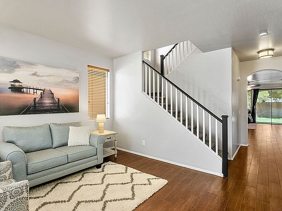 3rd image of 3917 E Parkview Dr