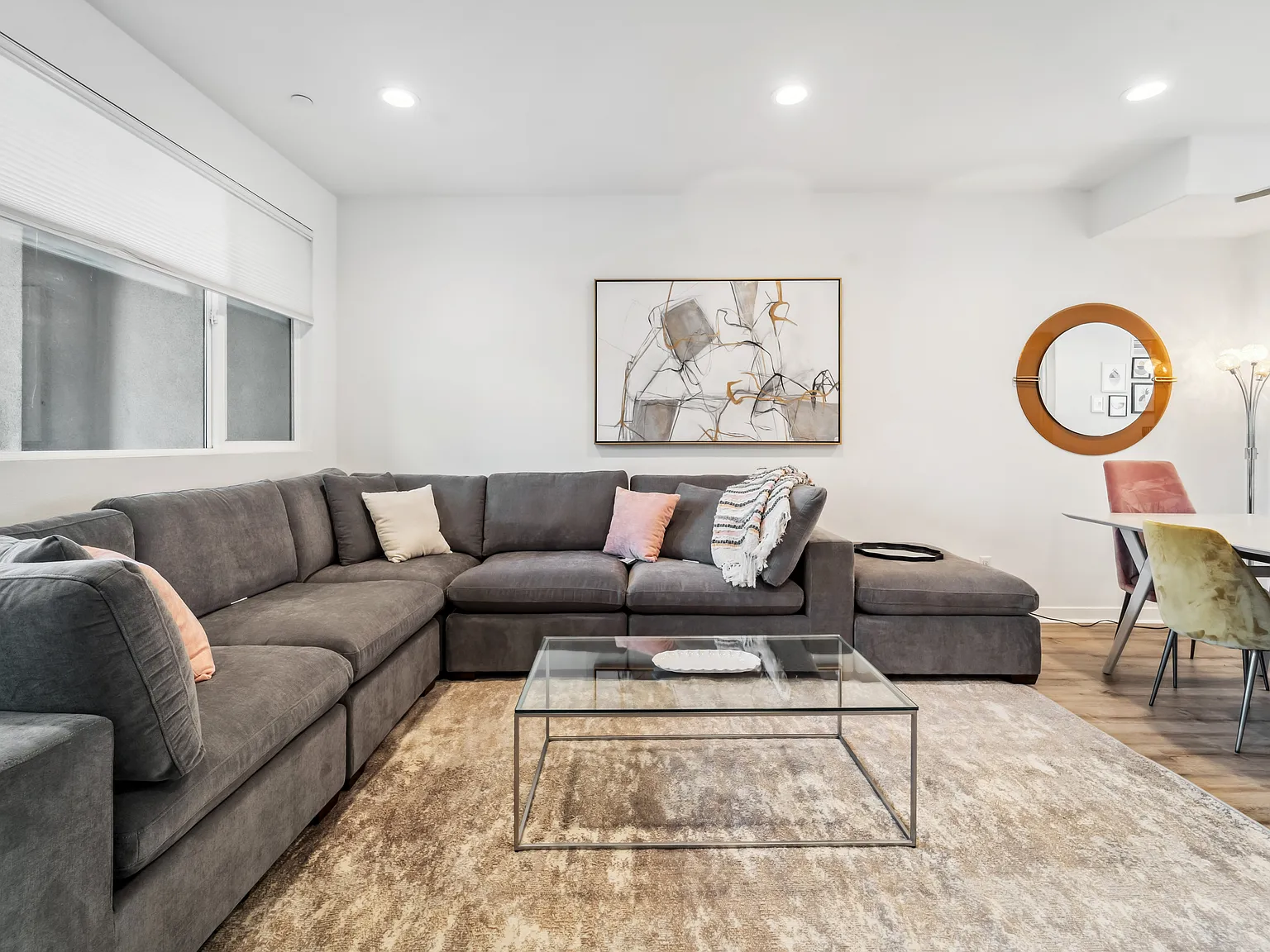 3 bed, 3.5 bath, 1930 sqft, $7,290 — Photo 3