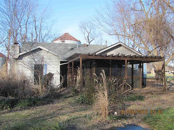 2nd image of 921 Clyde Elrod Ave