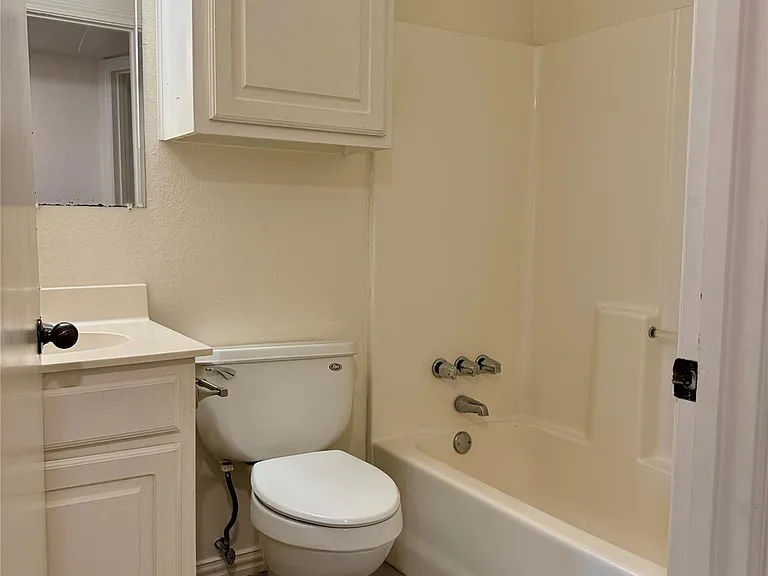 218 N 6th St #218 — Photo 9