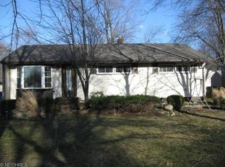 23404 Westchester Dr, North Olmsted, OH 44070