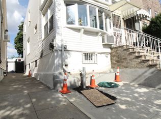 7719 65th St, Glendale, NY 11385