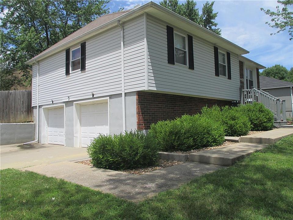 1st image of 2615 NW Castle Dr