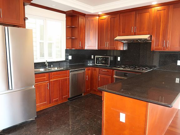 3rd image of 5032 Anza St #A