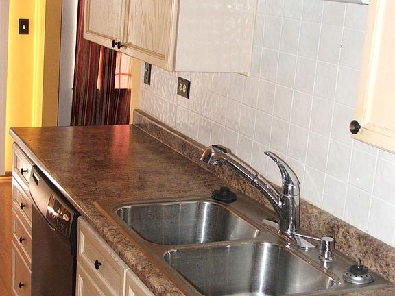 3rd image of 1116 Greenwood Cir