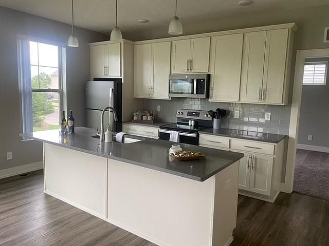 1st image of 3959 Mountain Glade Dr