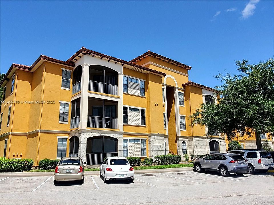 1st image of 6169 Metrowest Blvd Unit 104