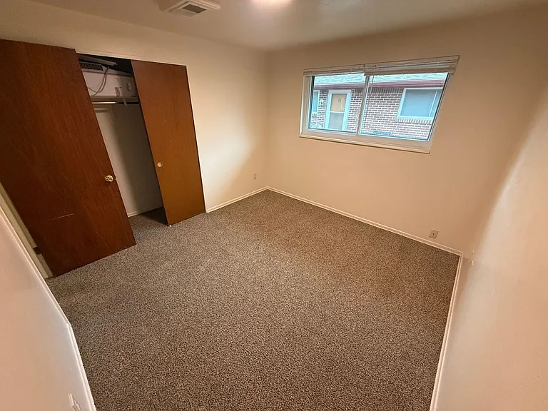 225 Terry St — Photo 7