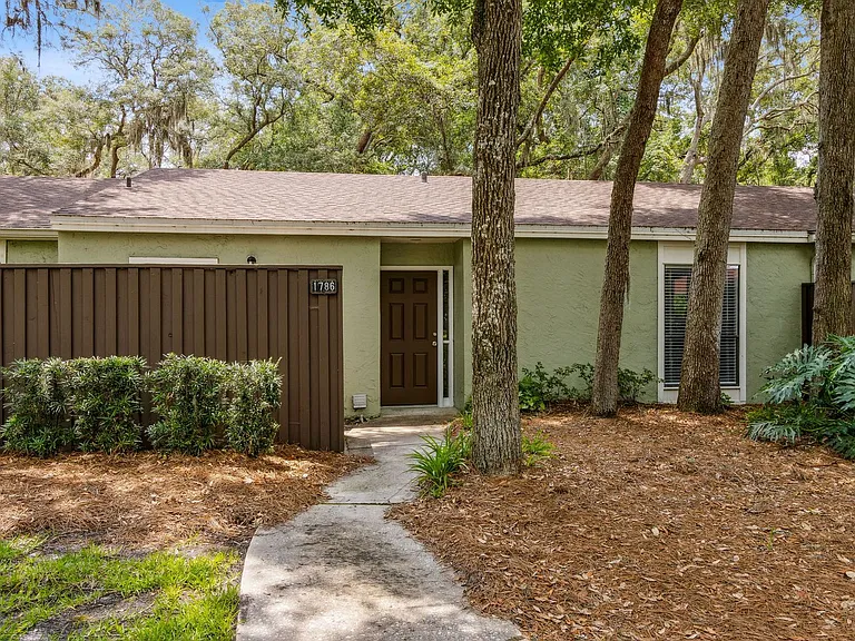 1786 Mariners Walk — Photo 1