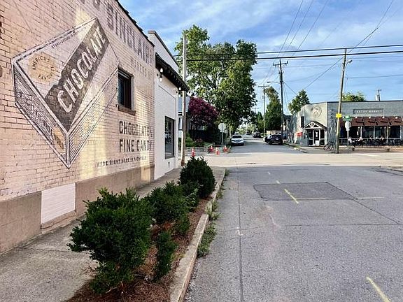 Artisan coffee and choclate on the corner.